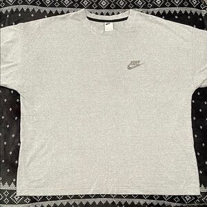 Nike Gray Short Sleeve Tee